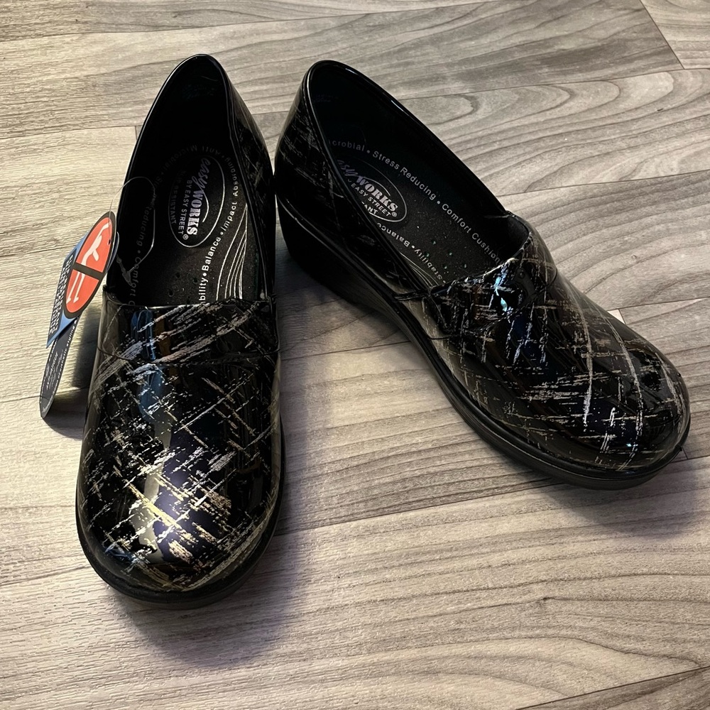 Easy Works by Easy Street Slip-Resistant Shoes